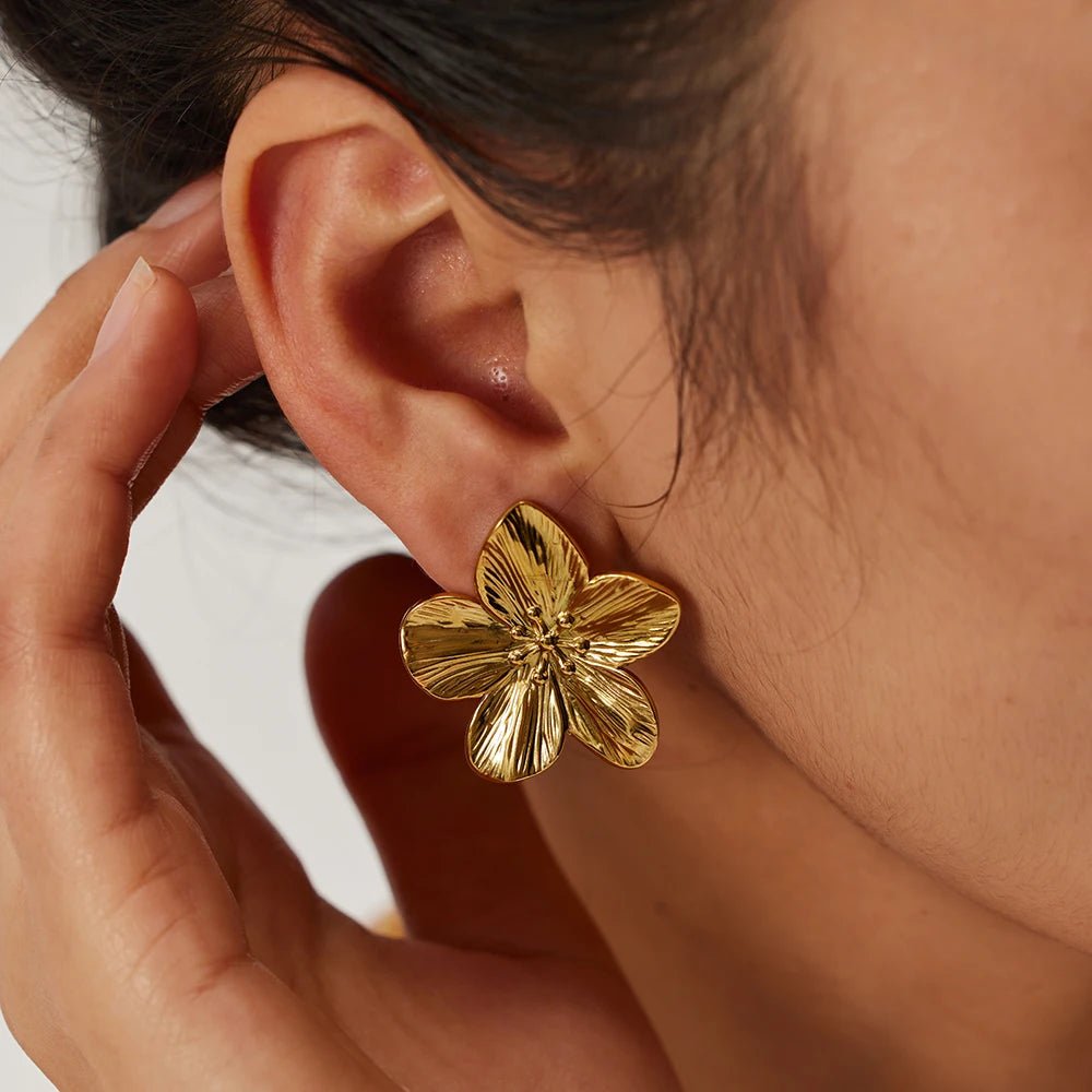 18k Gold Plated Stainless Steel Hypoallergenic Vintage Flower Stud Earrings - WS JewelleryStainless Steel