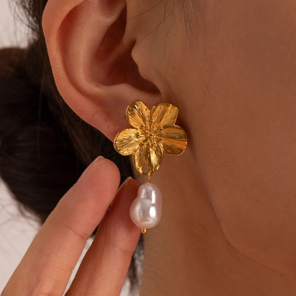 18k Gold Plated Stainless Steel Hypoallergenic Vintage Flower Stud Earrings - WS JewelleryStainless Steel